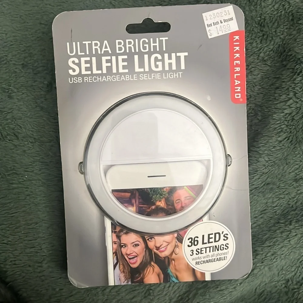 Kikkerland Ultra Bright Selfie Light - USB Rechargeable. New in Package